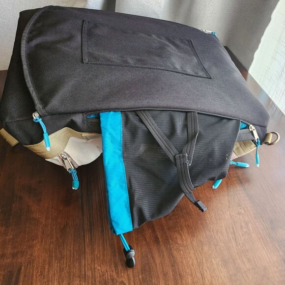 Tobiq Tiny Washable Duffel 30L Travel Bag Like New - Picture 7 of 12